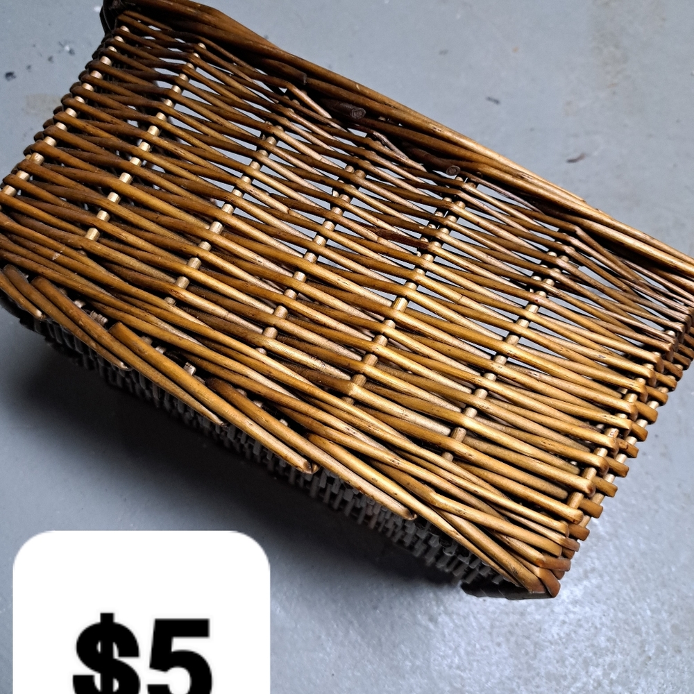 Rectangular basket